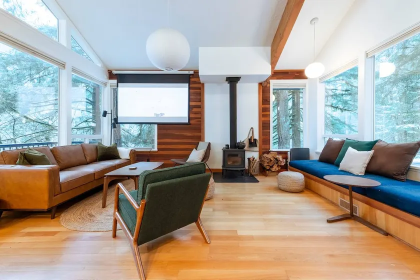 Hot Tub + Forest Views | Mt Hood Getaway - Image 1