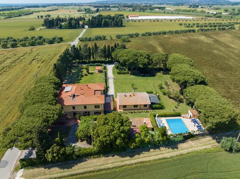 Podere Nuti – 1 La Regola: Überdachte Terrasse, Pool & Garten, privater Parkplatz - Image 1
