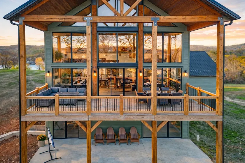 Big Family Lake Retreat | 6BR Table Rock - Image 1