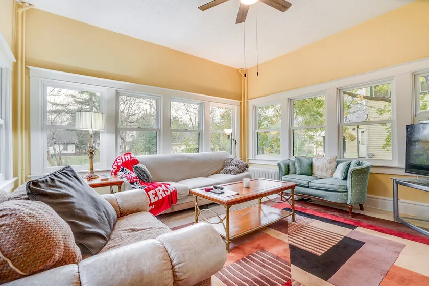 Eau Claire Retreat: Close to Campus & Dtwn! - Image 1