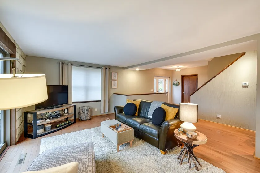 Large Home w/ Game Room, 4 Mi to Mississippi River - Image 1