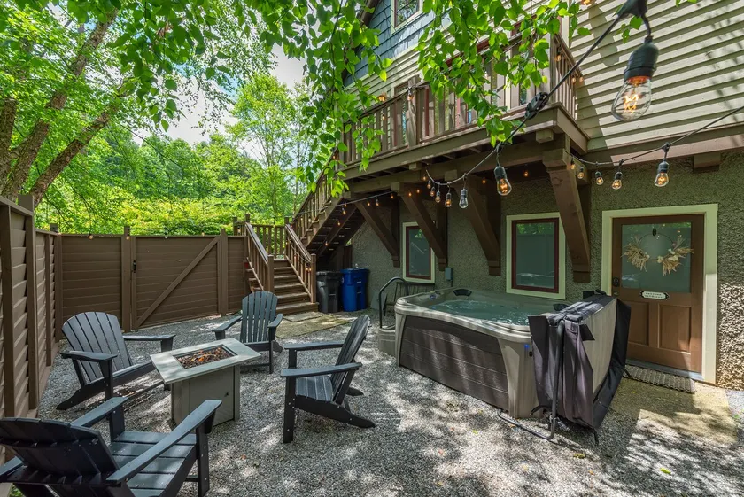 Cheshire Cottage | Pets, Hot Tub & 5-Min. to Town - Image 1
