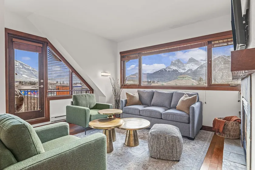 Skyline Suite Downtown Canmore Stay - Image 1