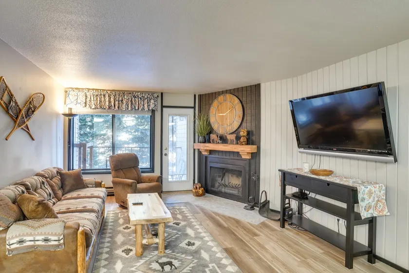 Brianwood Ski-In Condo Steps from Giant Steps Lift - Image 1