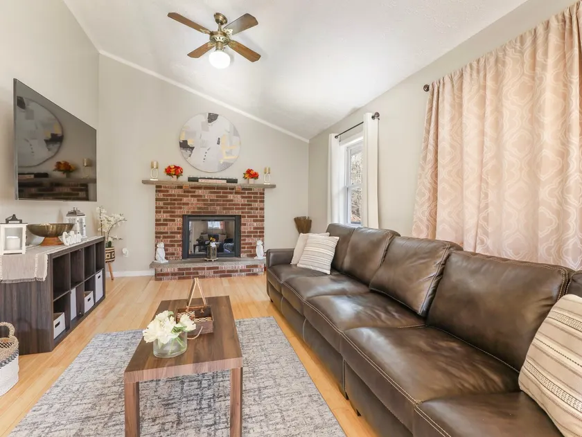 Charming Family Getaway ~ Close to D.W.G ~ Games - Image 1