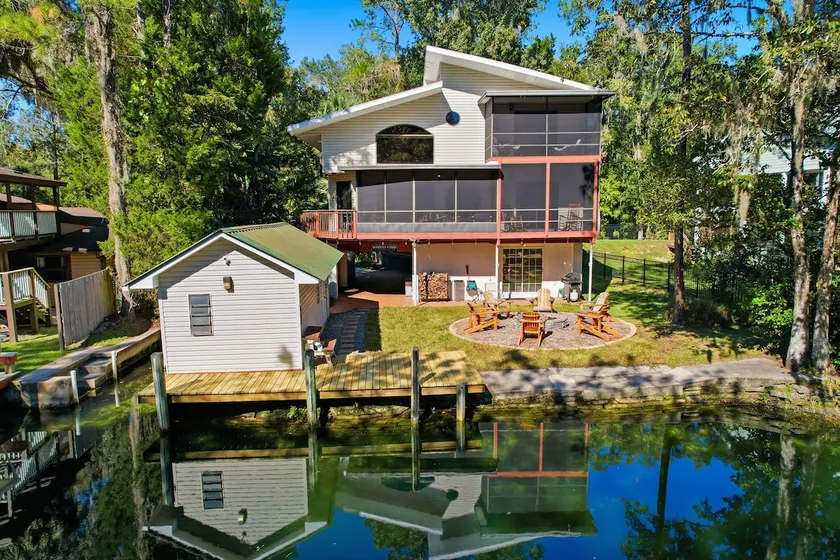 Manatee Lodge | Waterfront Escape on Clear Water - Image 1