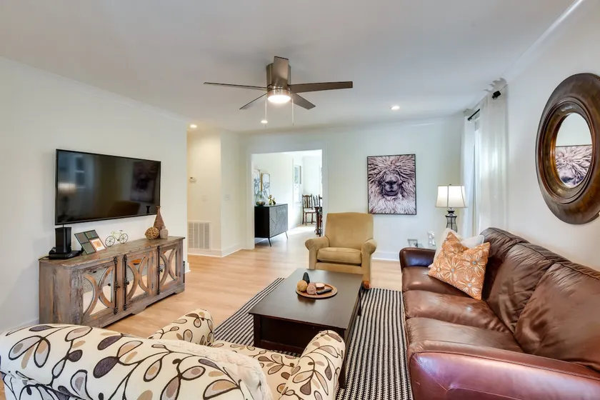 Tranquil Travelers Rest Home w/ Fire Pit! - Image 1