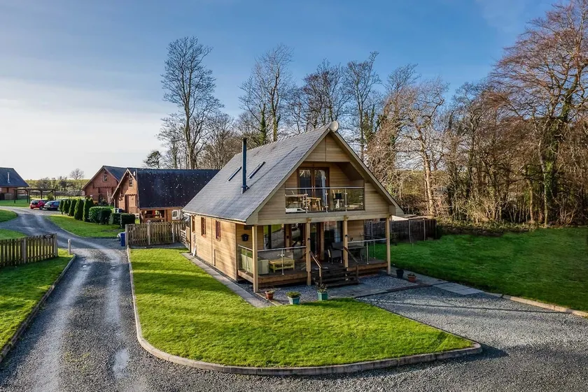 Maes-Artro-Lodge - Image 1