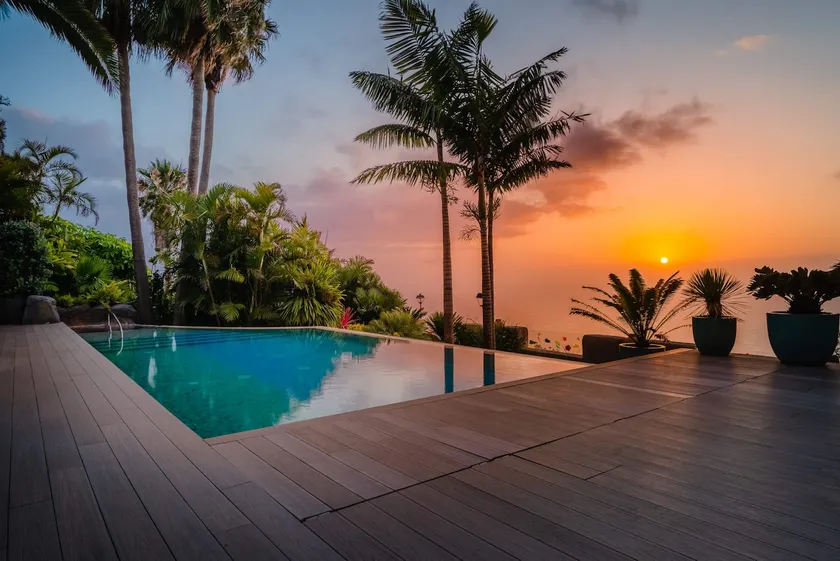 AMAZING VILLA OVER THE CLIFF WITH HEATED POOL - Image 1