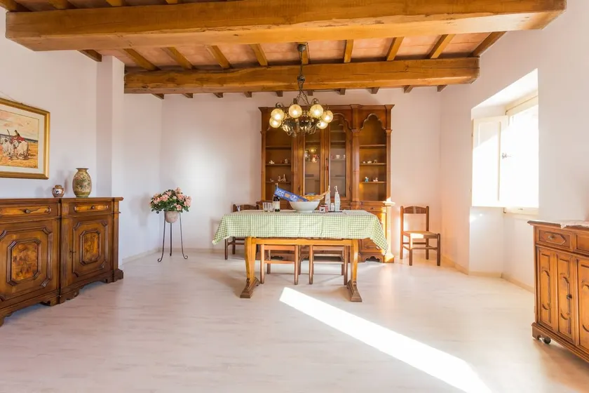 Villa Costanzi: Comfy Apartment Below The Cucco - Image 1