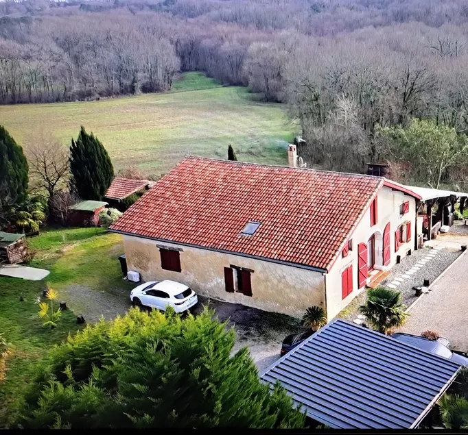 Landhaus „Domaine Baraque“ mit Bergblick, WLAN und Klimaanlage - Image 1