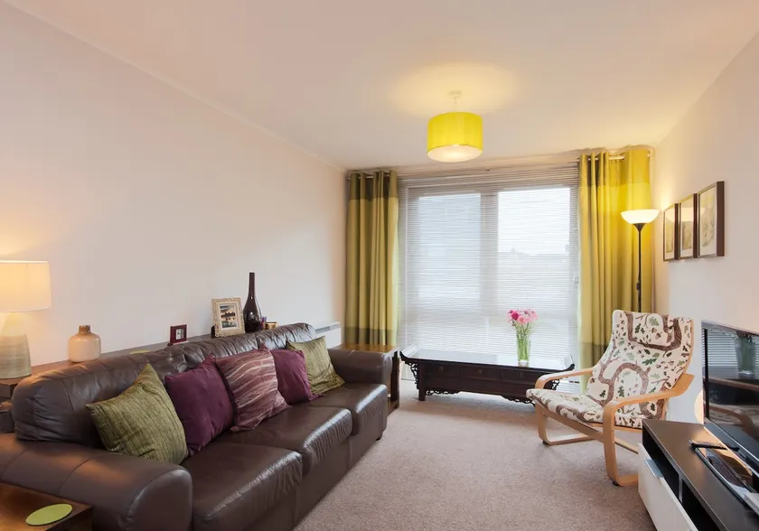 Logie Green Road Apartment - Image 1