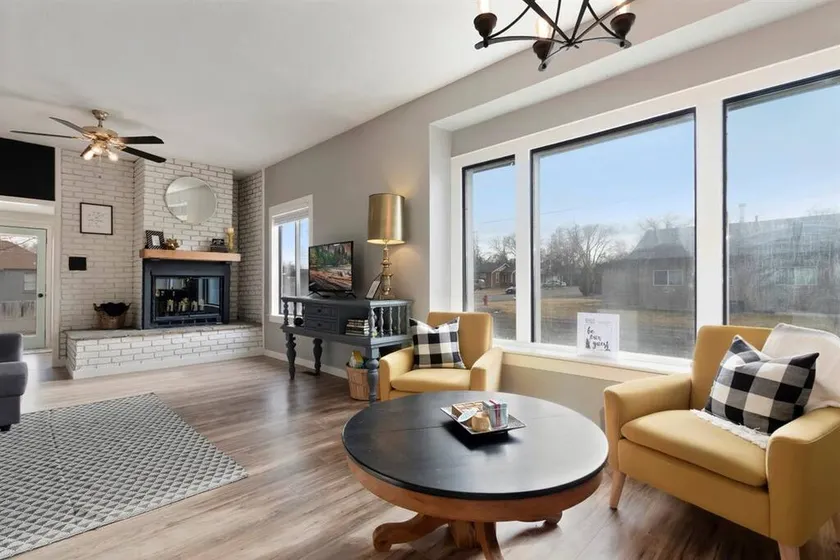 #StayinMyDistrict Twin Falls Bright Sunny Bungalow - Image 1