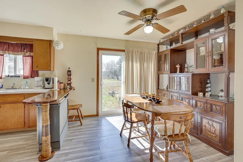 Family-Friendly Home w/ Fire Pit ~ 10 Mi to Akron! - Image 1