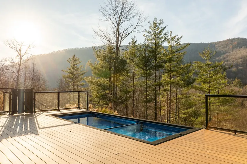 Fawn Hill: Elevated Log Cabin w/ Year-Round Pool - Image 1