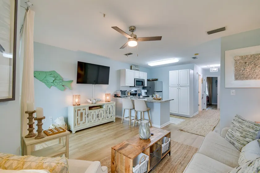 Gulf Coast 'Cozy Condo' w/ Pool: Walk to Beach! - Image 1