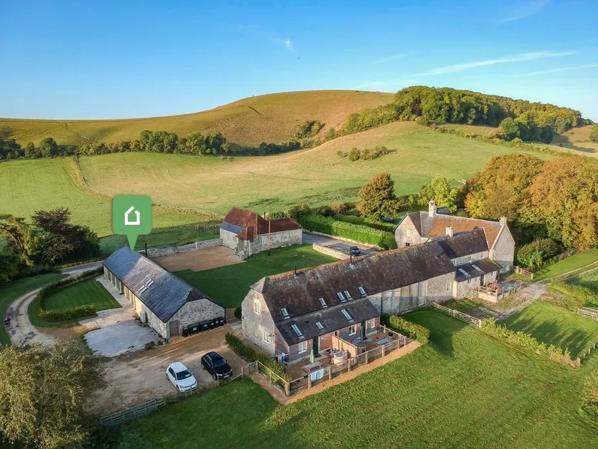 4 Bed in Shaftesbury (oc-48814) - Image 1