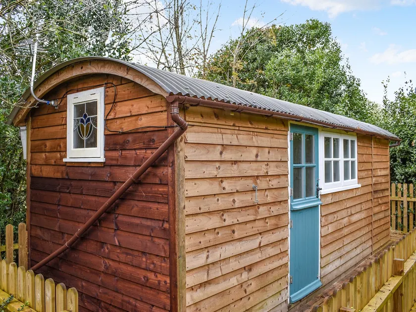Cottage with garden | River view - Image 1
