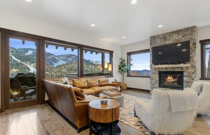 Big Mountain Haus, ski in/out.7BD 5.5BA, Hot Tub & Dry Sauna! Sleeps 22! - Image 1