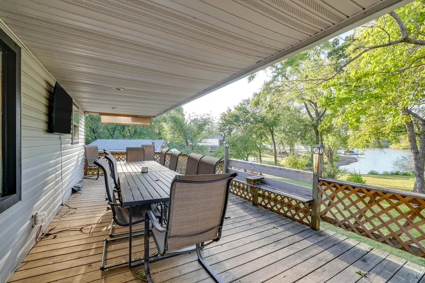 Private Boat Dock: Family-Friendly Grove Getaway - Image 1
