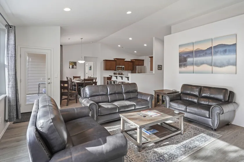 Four Seasons Retreat - Hot Tub, Garage Game Room! - Image 1