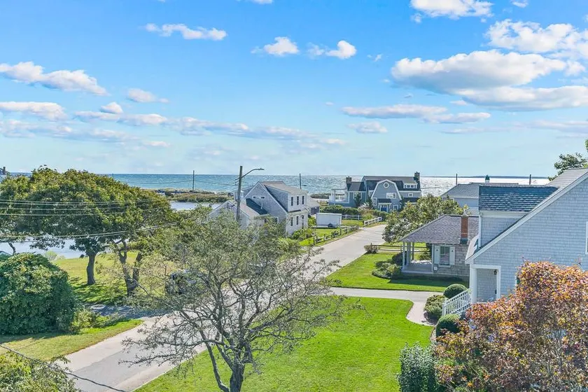 Lookout Point - 3 BDR Home Steps from Beach - Image 1