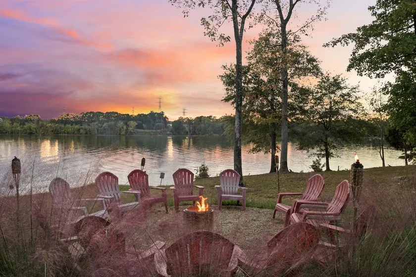 Lake Wylie Lakefront | Hot Tub+Firepit | CLT, 20m - Image 1