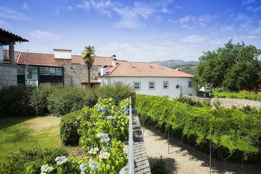 Memory Houses - Cimo da Vila House - Image 1