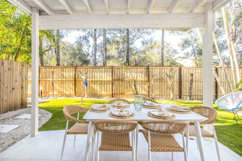 Ultra Luxe Ground Floor Garden - 2 Bed Apt - U4 - Image 1