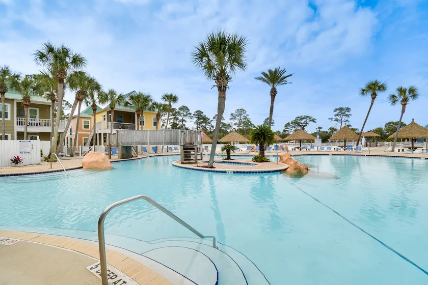Family-friendly Pensacola Home < 1 Mi to Beach! - Image 1