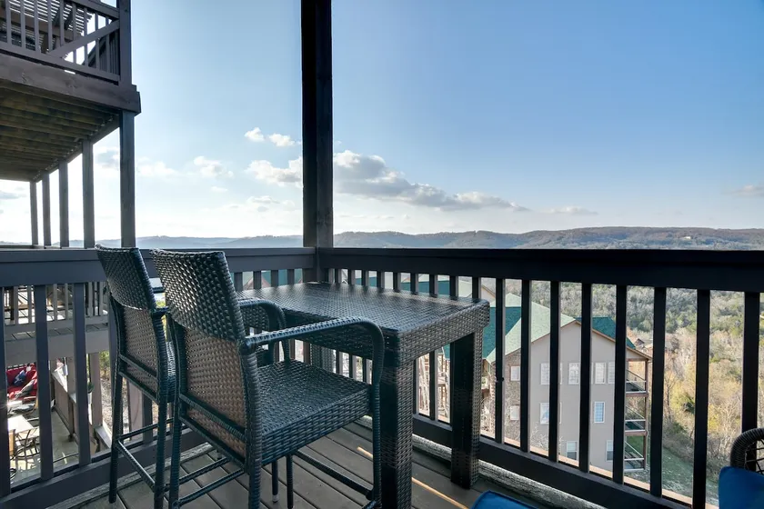 Near Silver Dollar City! Condo w/ Hot Tub & Lake - Image 1