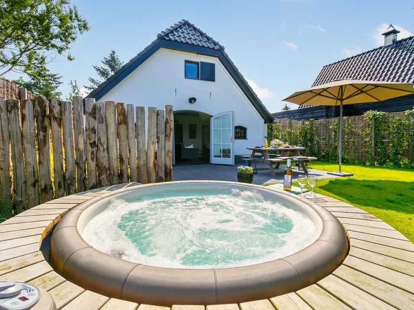Beautiful vacation home with wellness area - Image 1
