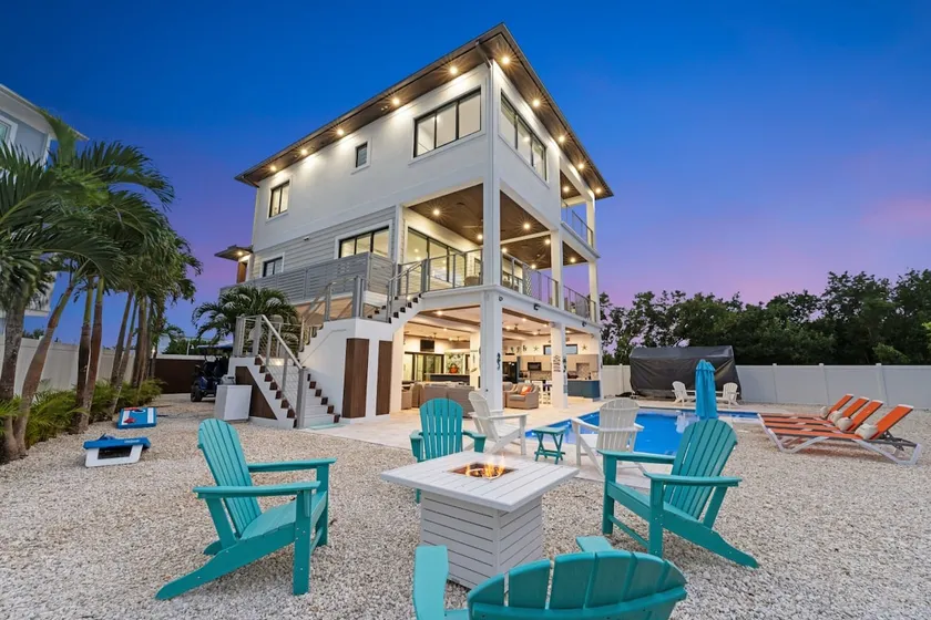 Luxury Seaside Escape ~ Heated Pool w Jacuzzi ~ Elevator ~ Dock ~ Scenic Views - Image 1