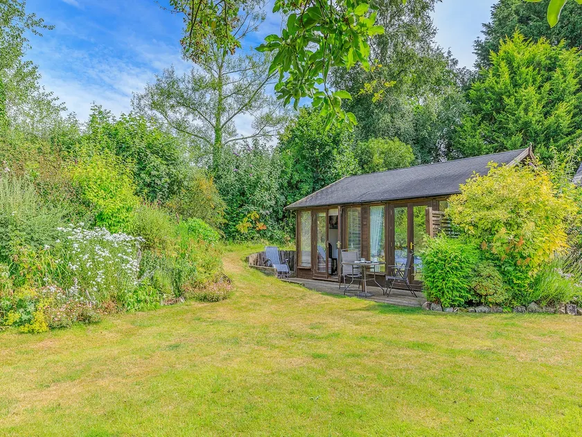 Flaxpool Well Garden Room - Image 1