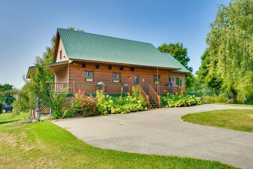 Warm & Cozy Clayton Cabin Near St Lawrence River! - Image 1