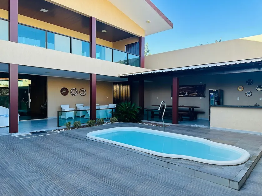 Luxury beachfront house with 5 bedrooms and pool - Image 1