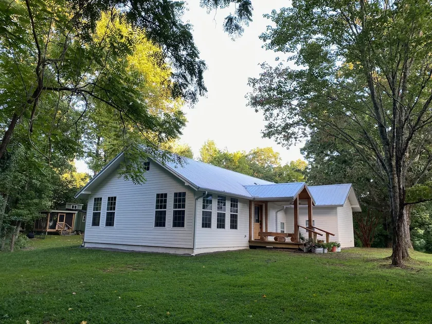 Large Farmhouse- perfect for families - Image 1