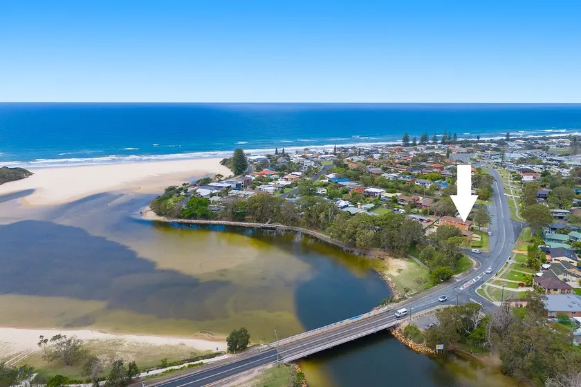 Bridgeview - Image 1