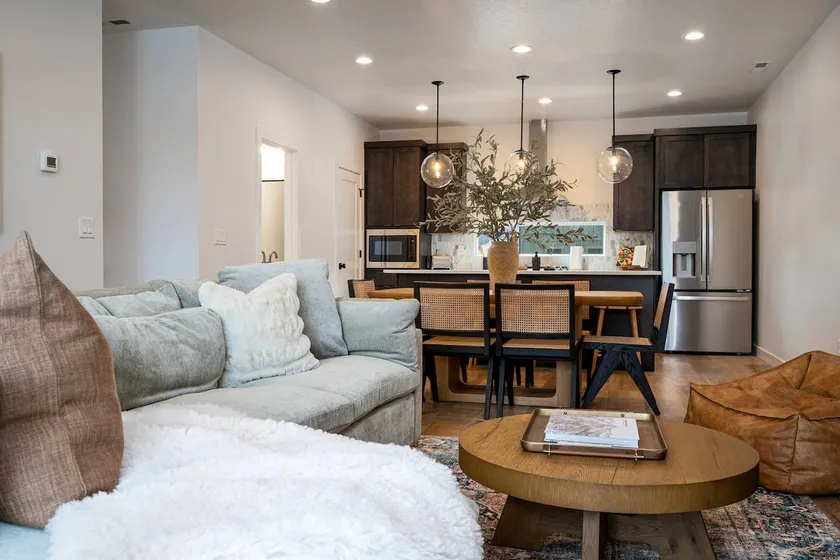 Modern Mountain Escape R5054|Snowbasin Ski Getaway - Image 1