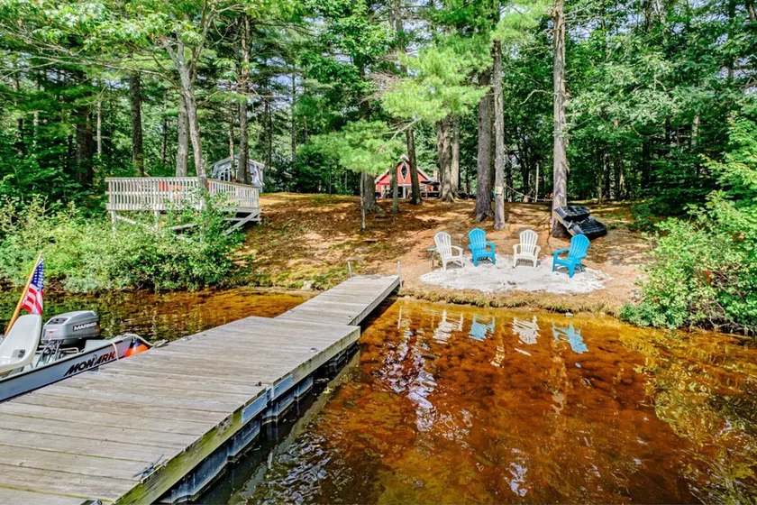 Dock! Dog-Friendly Lakefront Gem in Southern Maine - Image 1