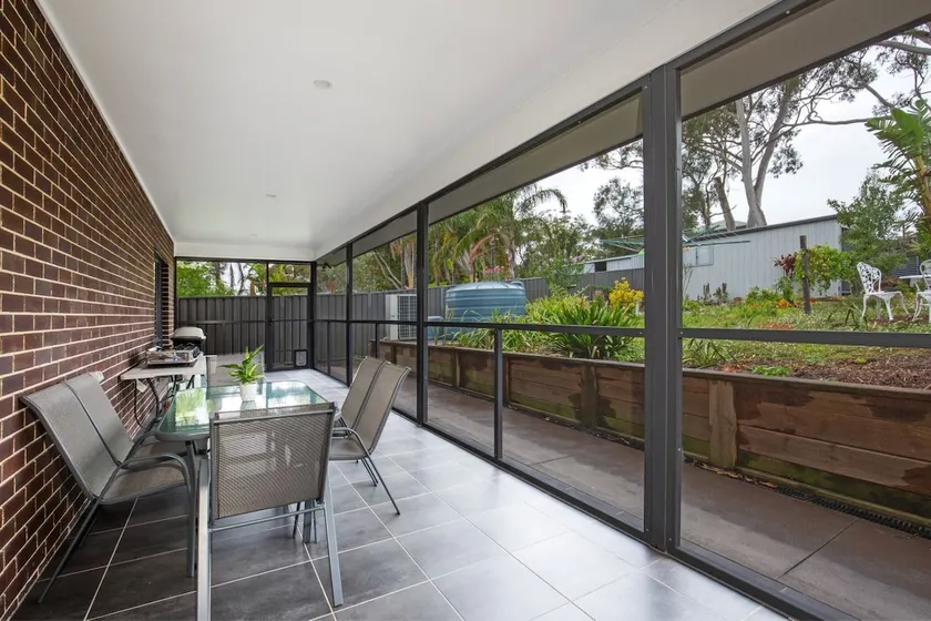 Tangerine - Pet Friendly - 3 Mins Walk to Beach - Image 1