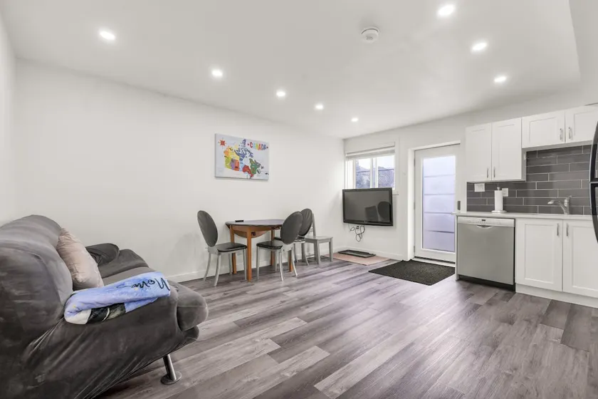 Modern 2BR Duplex 3.0 GBPS internet with Parking - Image 1
