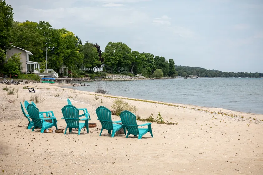 M22 & You | Beach | Sauna | Firepit | Pet Friendly - Image 1