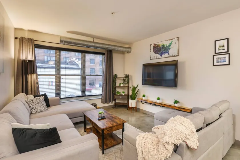 Modern & Luxurious 1 Bedroom in the Heart of Short North - Image 1
