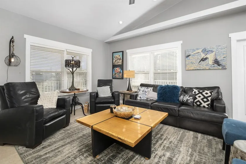 Snapper Cove - Close to Everything w Pool Access! - Image 1