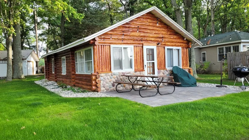 Whalen Lake Log Cabin, Wi-Fi, Lakefront, Kayaks - Image 1