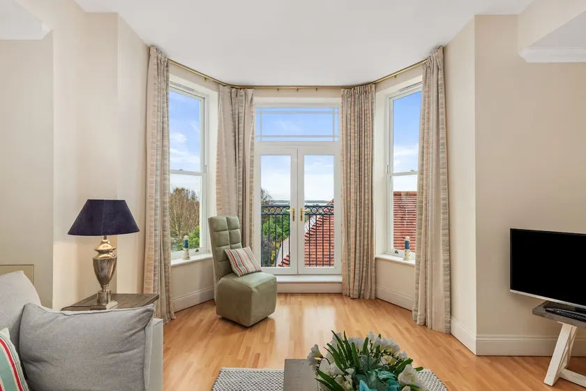 Bryn Y Mor - Tenby Apartment Sea Views - Image 1