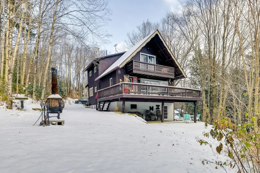 Pet-friendly Home w/ Deck: 4 Mi to Jay Peak Resort - Image 1