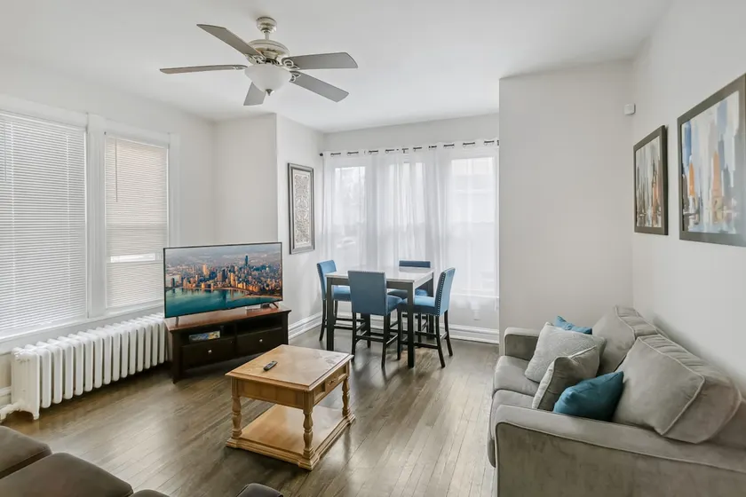 Modern apt in DT Libertyville Near Naval Base - Image 1