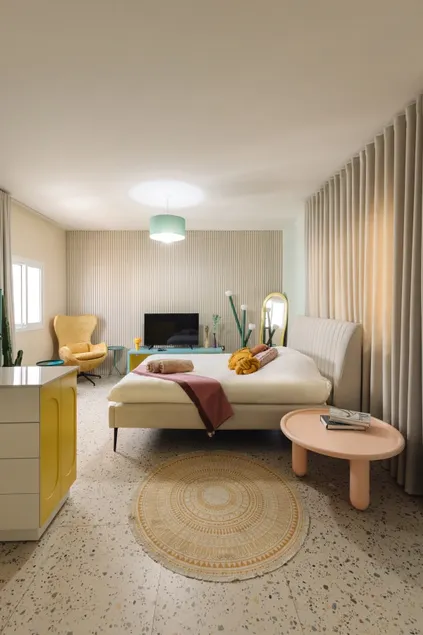 Teal Guesthouse - Image 1